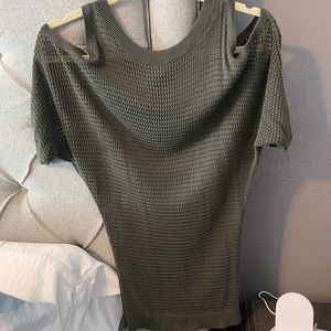 Shoulder cut out green Express top